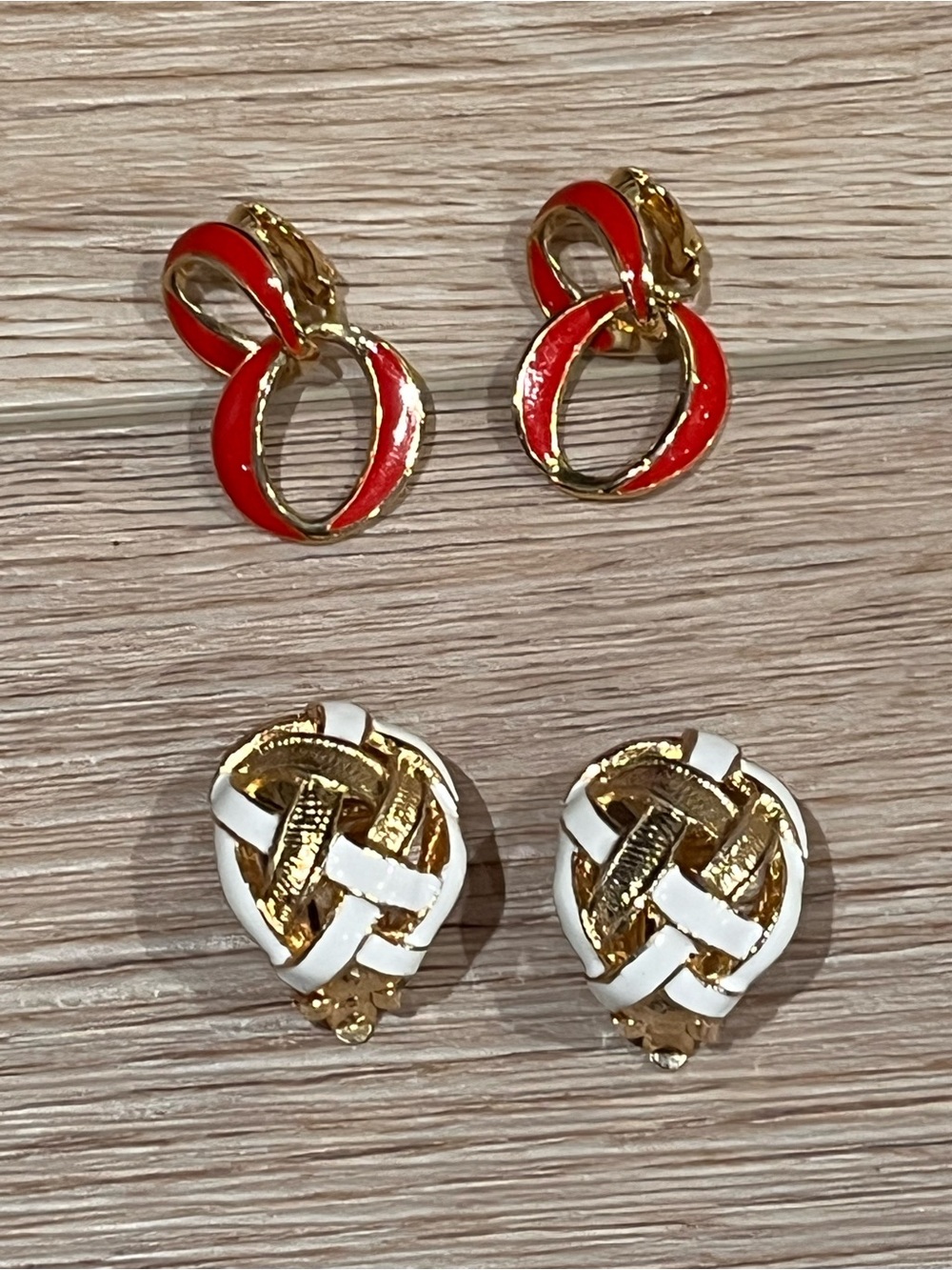 Gold-Plated Red Hoop & Gold-White Knot Clip-On Earring Set
